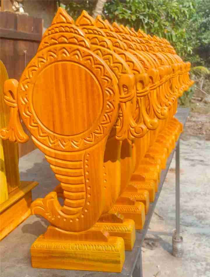 Read more about the article Handmade Wooden Vaalkkannadi with Traditional Engraving & Premium Finish